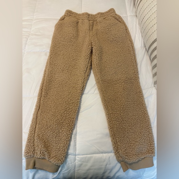 Fashion Nova comfy Sherpa set - Picture 4 of 5